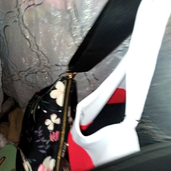 Kate Spade NWOT FLORAL Wilson Road Madelyne Floral Crossbody Botanical Bag Black - Picture 12 of 15